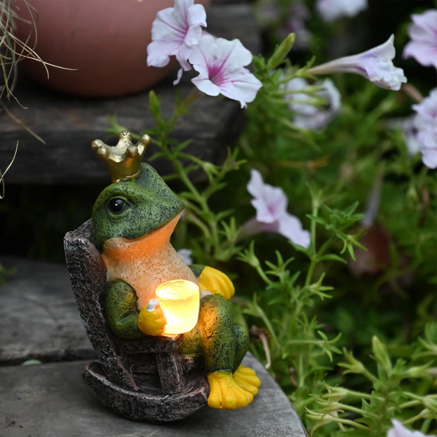 Solar-Powered Frog Prince Statue Light with Crown and Cup