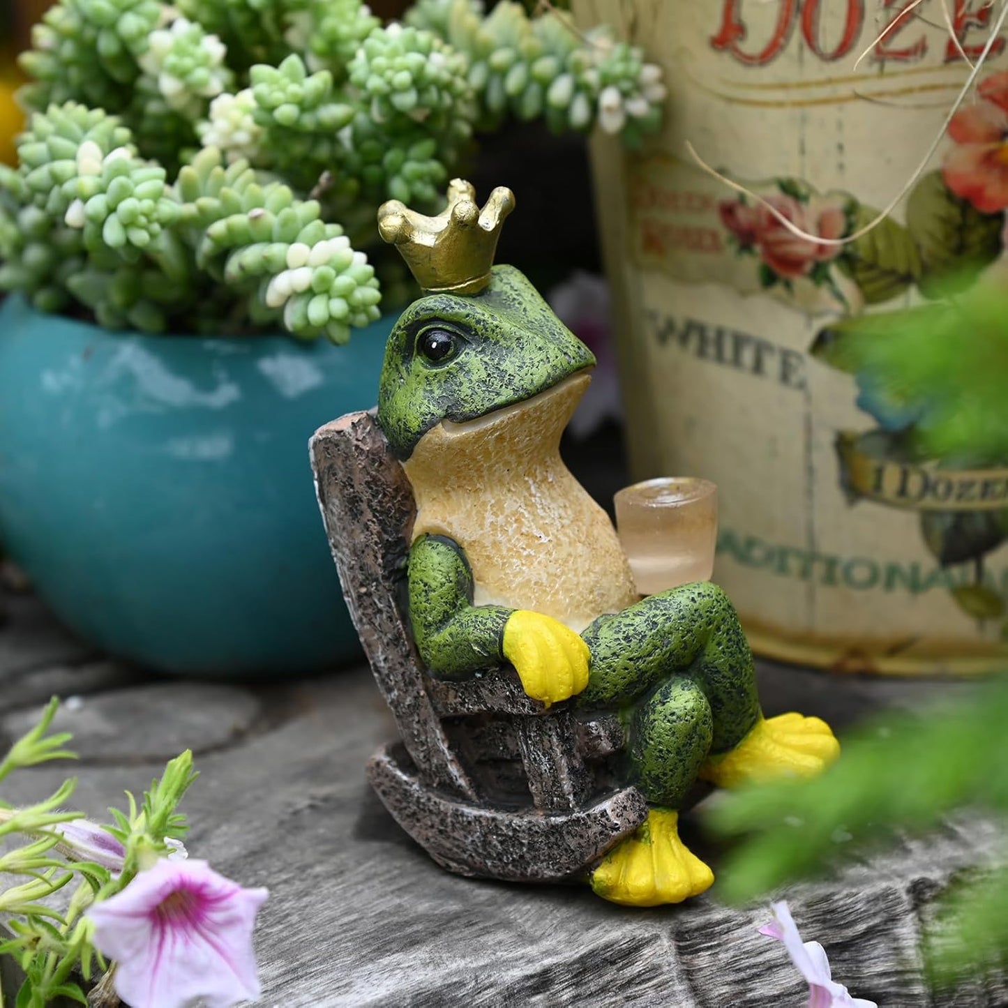 Solar-Powered Frog Prince Statue Light with Crown and Cup