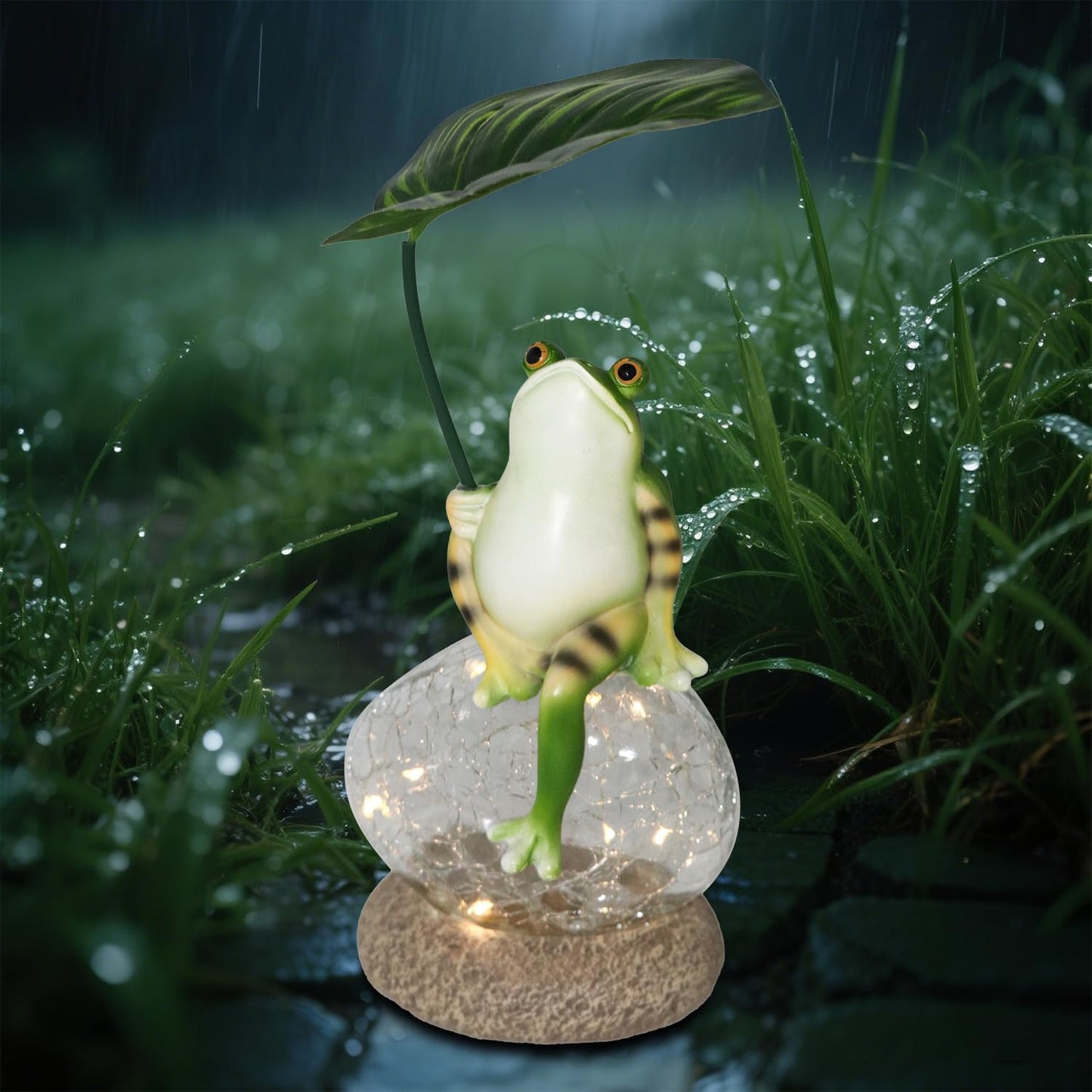 Solar-Powered Frog Statue with Crackle Glass Ball for Garden Decoration